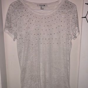 Soft, comfortable top with rhinestones